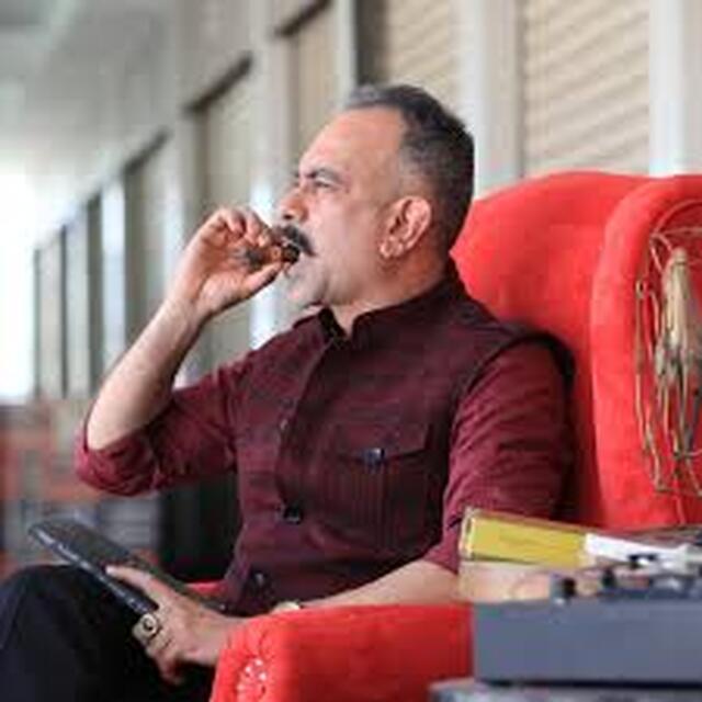  Manish Chaudhari