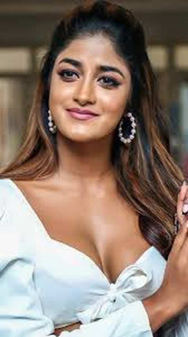 Dimple Hayathi