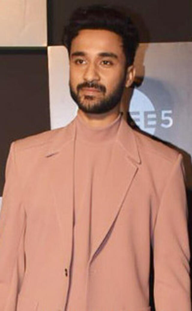  Raghav Juyal