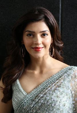 Mehreen Pirzada
