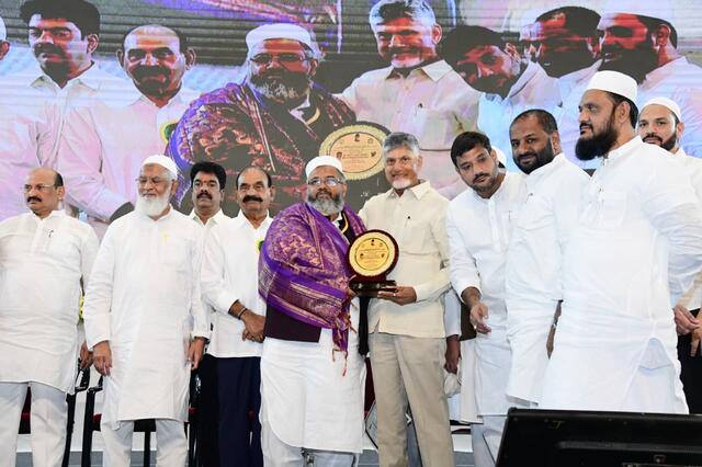 రూ.200 కోట్లతో మైనారిటీల ప్రార్థనా మందిరాలు, షాదీఖానాల పునరుద్ధరణ