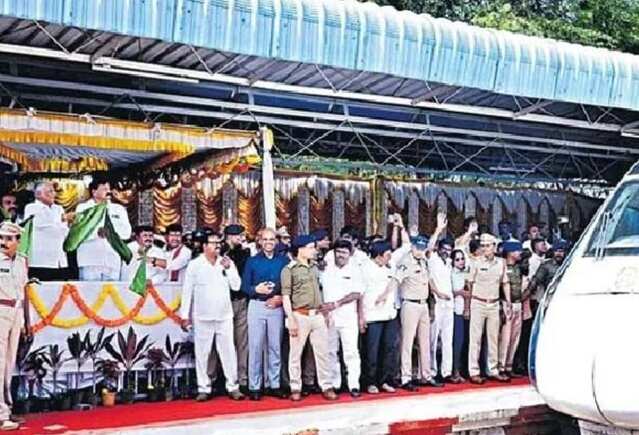 ఏడాదిలో రూ.9500 కోట్ల రైల్వే ప్రాజెక్టులు