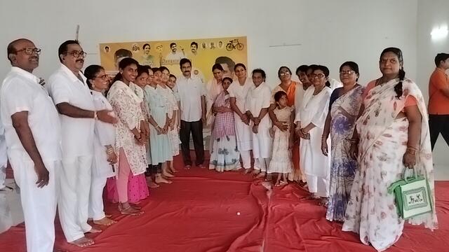 గొల్లపూడిలో 982వ ఉచిత యోగా శిక్షణ శిబిరం 