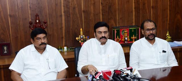 రేషన్ కార్డుతో సంబంధం లేకుండా ఆరోగ్యశ్రీ