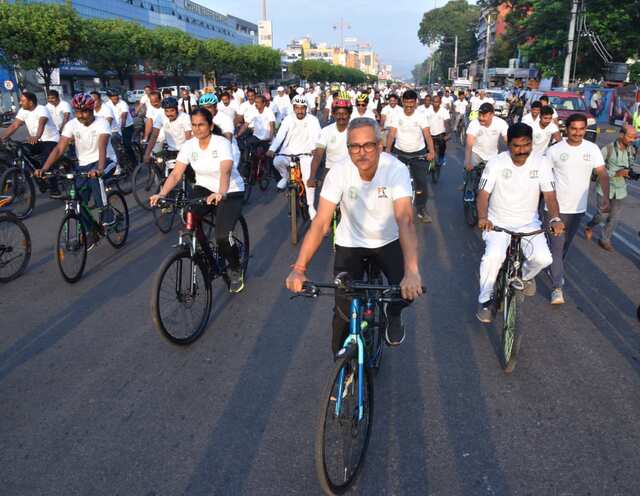 అవినీతిపై పోరాటానికి ముందుకు రావాలి