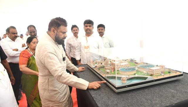 యోగీ ఆదిత్యనాథ్ తరహా విధానాలు రావాలన్న పవన్