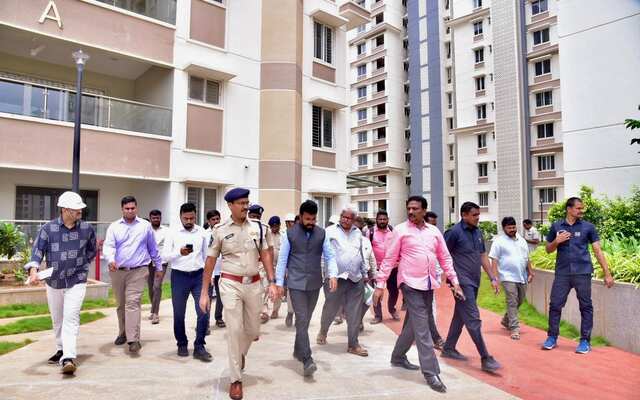 సిద్ధమవుతున్న రాజధాని భవనాలు