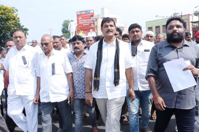 మహిళలపై అనుచిత వ్యాఖ్యలు.. నిరసన ర్యాలీ