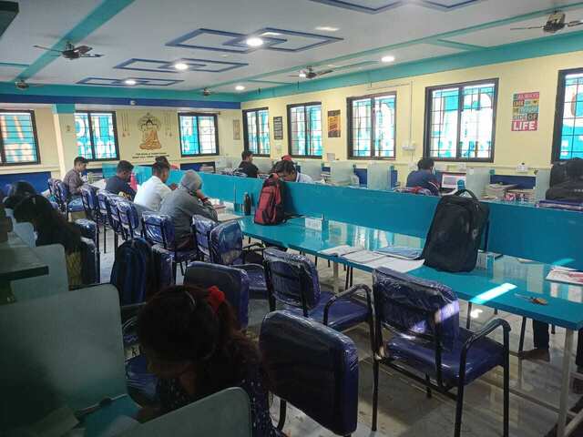 అంబేడ్కర్ స్టడీ సర్కిళ్లతో ఉచిత శిక్షణ