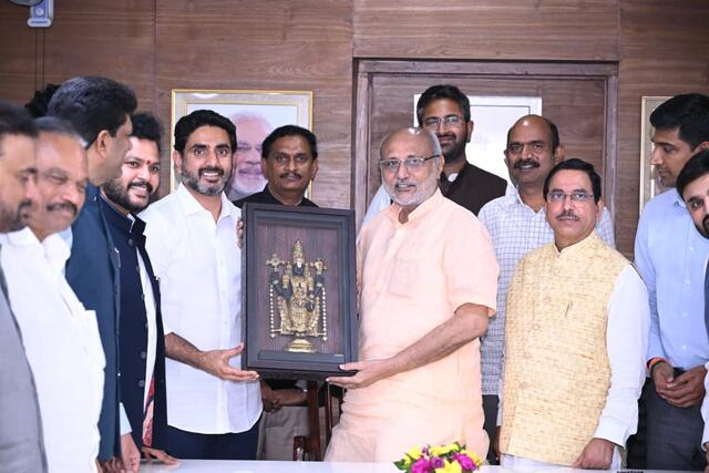 ఉపరాష్ట్రపతి అభ్యర్థి రాధాకృష్ణన్  కు శుభాకాంక్ష‌లు