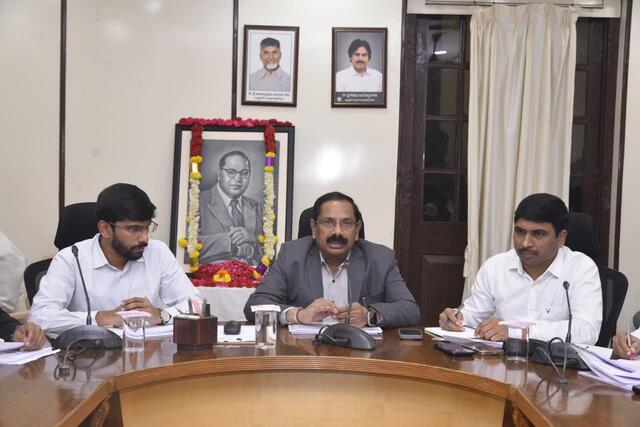 బీసీల కోసం 21 లక్షల రూఫ్ టాప్ సోలార్ సిస్టమ్స్