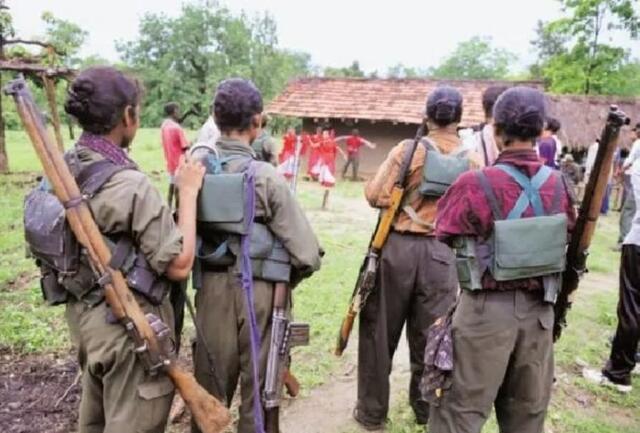 మరో ఎన్ కౌంటర్... 12 మంది మావోయిస్టుల మృతి