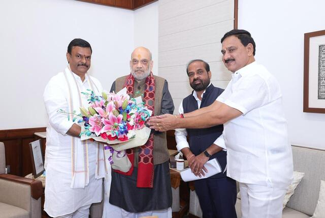 కేంద్ర హోం మంత్రి అమిత్ షాతో ఏపీ బీజేపీ భేటీ