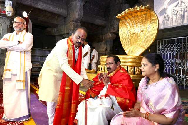 తిరుమల శ్రీవారి సేవలో సీఎస్