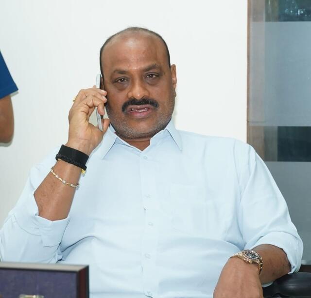 పొగాకు కొనుగోళ్లను వేగవంతం చేయాలి