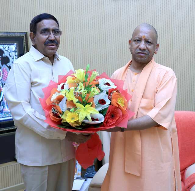 యూపీ సీఎం యోగితో ఏపీ మంత్రి నారాయణ భేటీ
