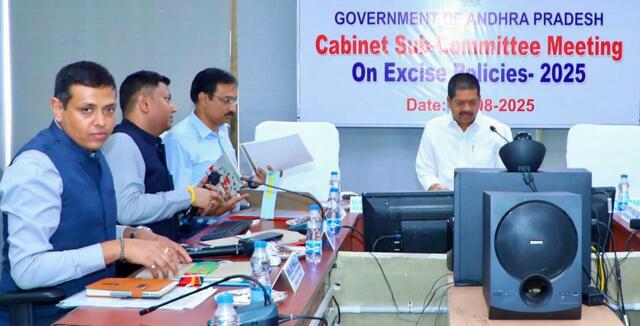 కొత్త బార్ పాలసీపై మంత్రుల బృందం కీలక భేటీ
