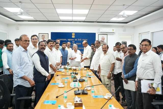 ఆక్వా ఫీడ్ ధరలపై ఢిల్లీకి ఏపీ మంత్రులు
