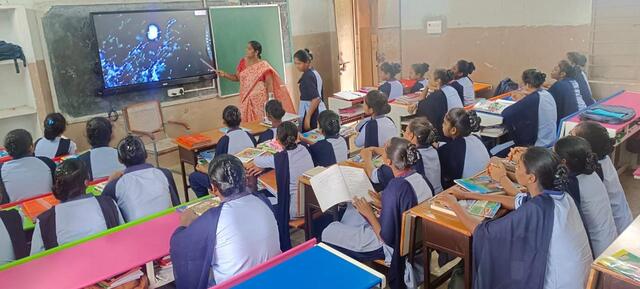 లక్ష మందికి పైగా విద్యార్థులకు ఉచిత JEE/NEET కోచింగ్!