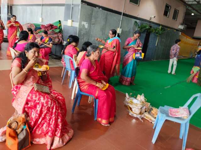 ఇంద్రకీలాద్రిలో కొనసాగుతున్న ఆషాడ మాస సారె
