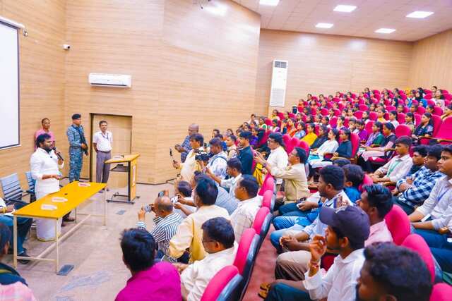 "బిసివైపార్టీ స్టూడెంట్ లైఫ్ లైన్" ప్రకటించిన బోడె రామచంద్రయాదవ్