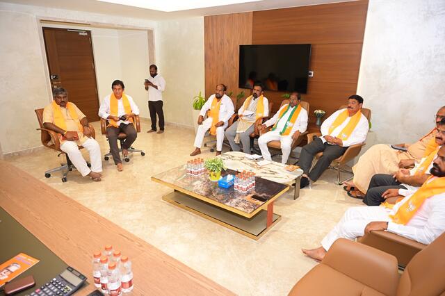 ఎమ్మెల్యే సుజనా ఇంట బీజేపీ ప్రజాప్రతినిధుల భేటీ..