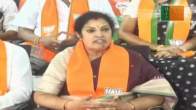 రాజమహేంద్రవరంలో 'బీజేపీ వంద జెండాల పండుగ'