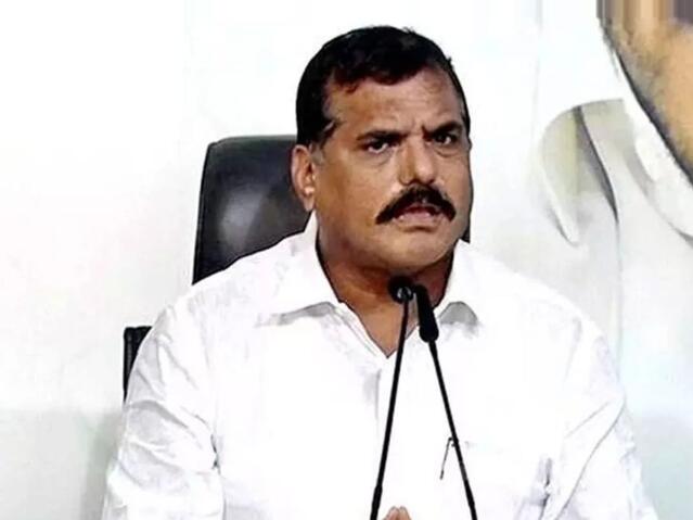 చంద్రబాబువన్నీ ఉత్తి మాటలే: బొత్స