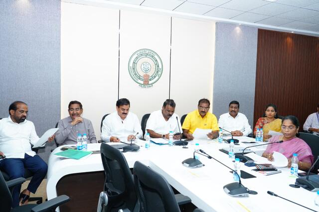 సచివాలయంలో మంత్రివర్గ ఉపసంఘం సమావేశం