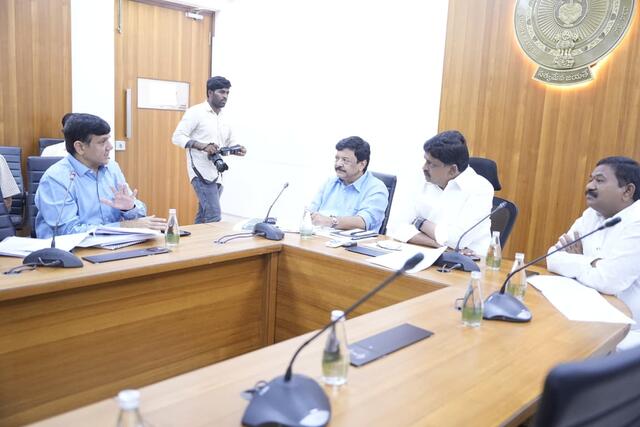 రుషికొండ భవనాలపై కేబినెట్ సబ్ కమిటీ భేటీ