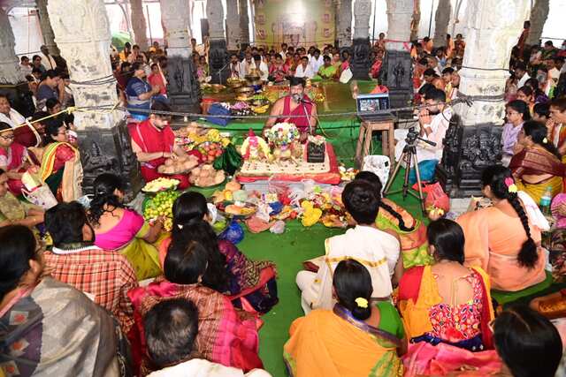 దుర్గగుడిలో వైభవంగా చండీ హోమం