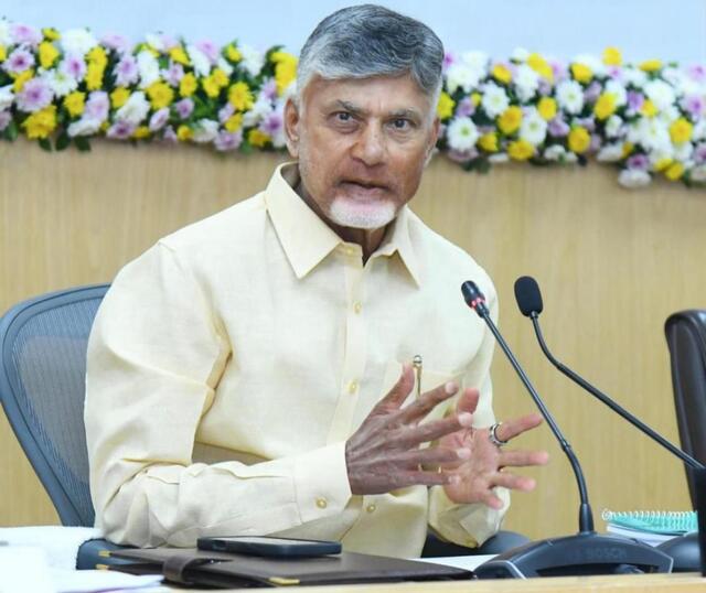 చంద్రబాబుపై ప్రశంసల వర్షం