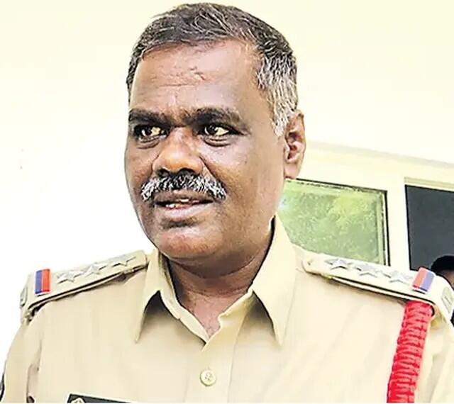 సీఎం చంద్రబాబుకు లీగల్ నోటీసు పంపిన సీఐ