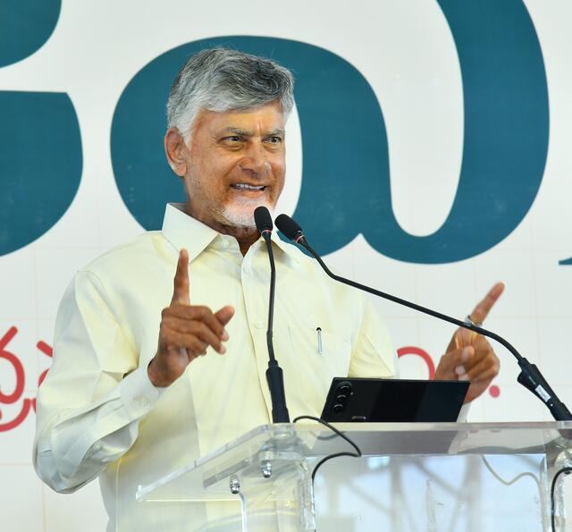 రెండేళ్ల పాలనపై ఇంటింటి ప్రచారం