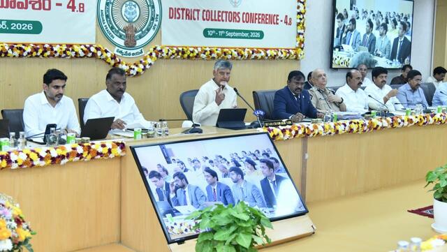 ఇళ్ల పట్టాలు, క్రమబద్ధీకరణ జాబితాను సిద్ధం చేయండి