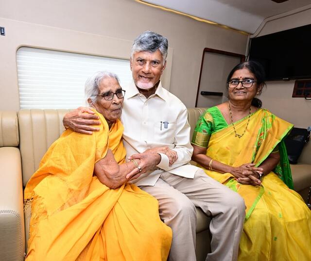90 ఏళ్ల వృద్ధురాలి ఆకాంక్ష నెరవేర్చిన సీఎం