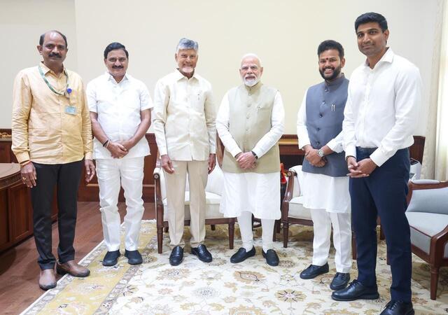 ప్రధాని మోదీని కలిసిన సీఎం చంద్రబాబు
