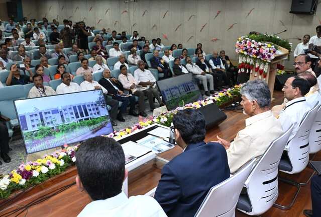 గుంటూరులో మాతా శిశు సంరక్షణ కేంద్రాన్ని ప్రారంభించిన సీఎం