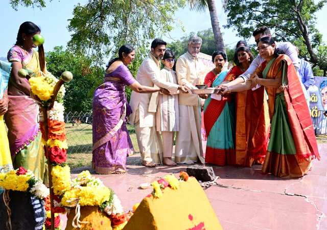 దొడ్డి గంగమ్మ, నాగాలమ్మకు సీఎం పూజలు