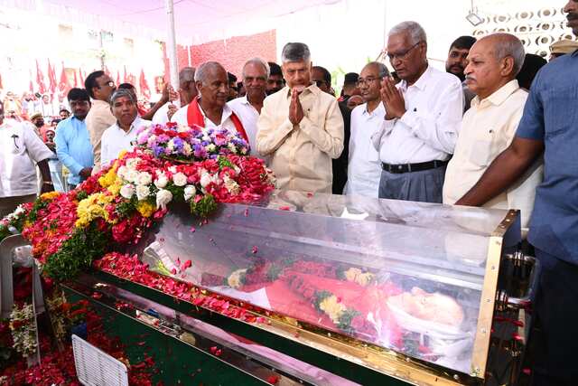 సురవరంకు నివాళులర్పించిన సీఎం