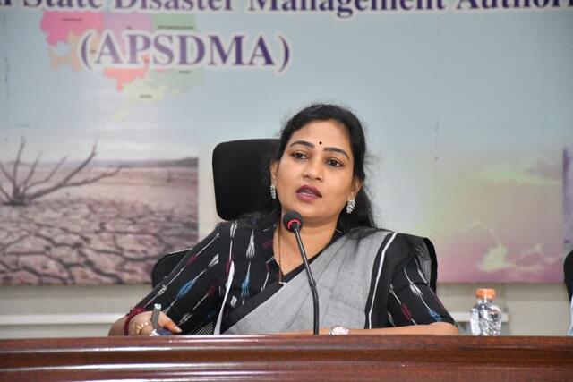ఏపీలో వర్షాలు: కంట్రోల్ రూమ్‌ల ఏర్పాటు