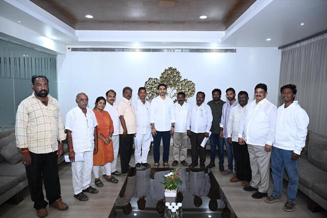 మంగళగిరి ప్రజా సమస్యలపై సీపీఐ వినతి.. లోకేష్ హామీ
