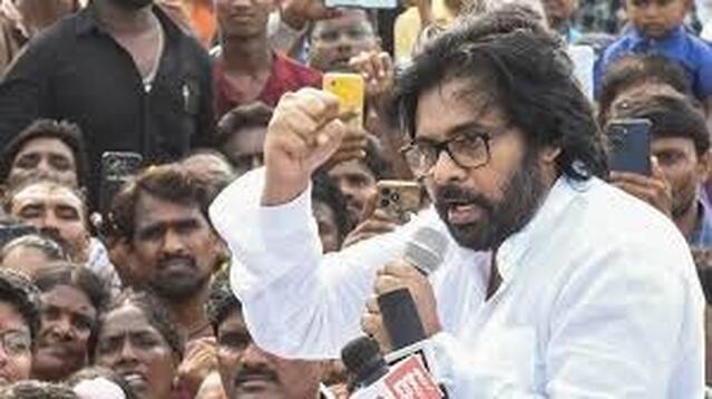 పవన్ కళ్యాణ్‌పై క్రిమినల్ కేసులు