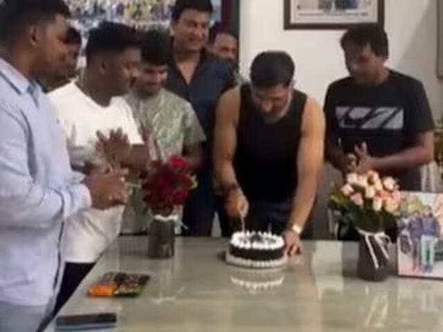 ఘనంగా ధోనీ పుట్టినరోజు వేడుకలు