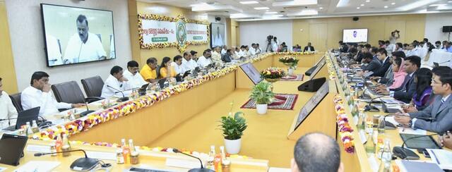 కలెక్టర్లే బ్రాండ్ అంబాసిడర్లు
