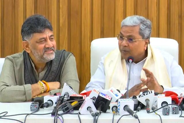 కర్ణాటకలో సీఎం వార్.. బ్రేక్ ఫాస్ట్ మీటింగ్