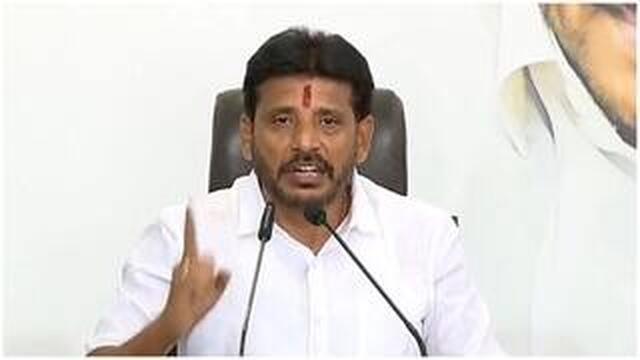 అర్ధరాత్రి నడిరోడ్డుపై దువ్వాడ హల్‌చల్‌