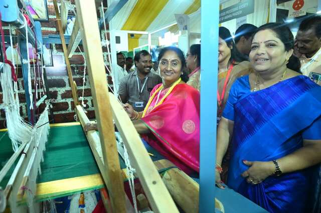 చేనేత, హస్త  కళలకు ఆర్థిక దన్ను