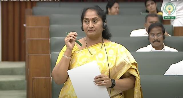  మహిళలకు గార్మెంట్ పరిశ్రమల్లో ఉపాధి