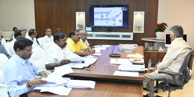 వరదతో ప్రాజెక్టులు నింపండి